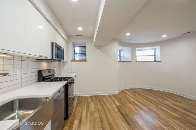 Building Photo - 4501 S Calumet Ave