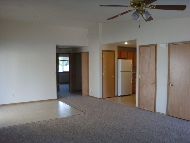 Foto del edificio - 2 bed 2 bath 1,000 SF fenced yard