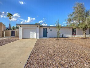 Building Photo - 8551 E Lee Pl