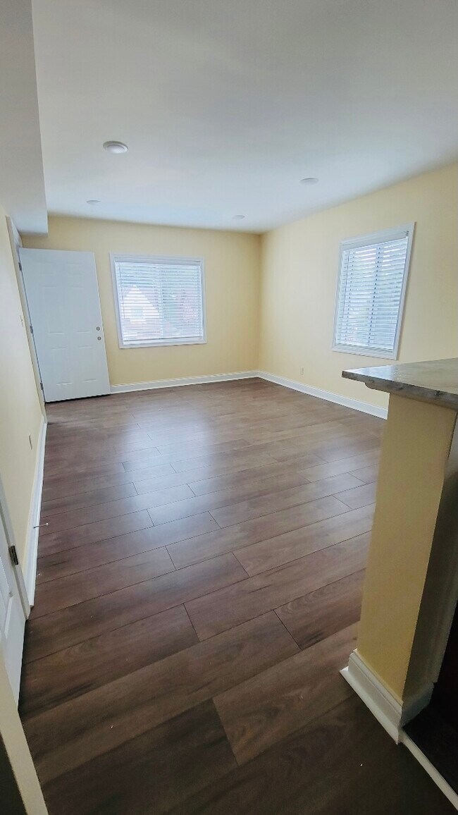 Living room arreax - 2137 Highland Ave