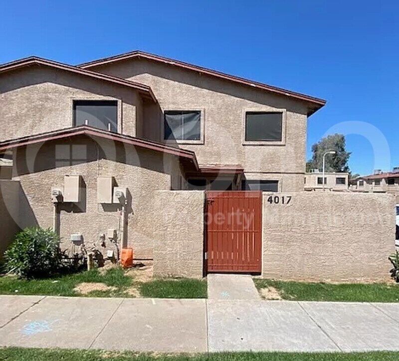 Primary Photo - 4017 W Reade Ave