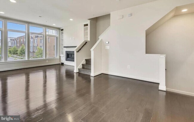 Building Photo - 8060 Red Hook St