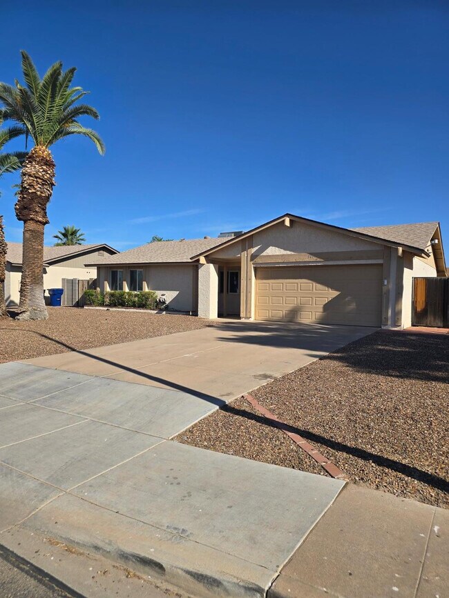 Foto del edificio - 1615 W Summit Pl