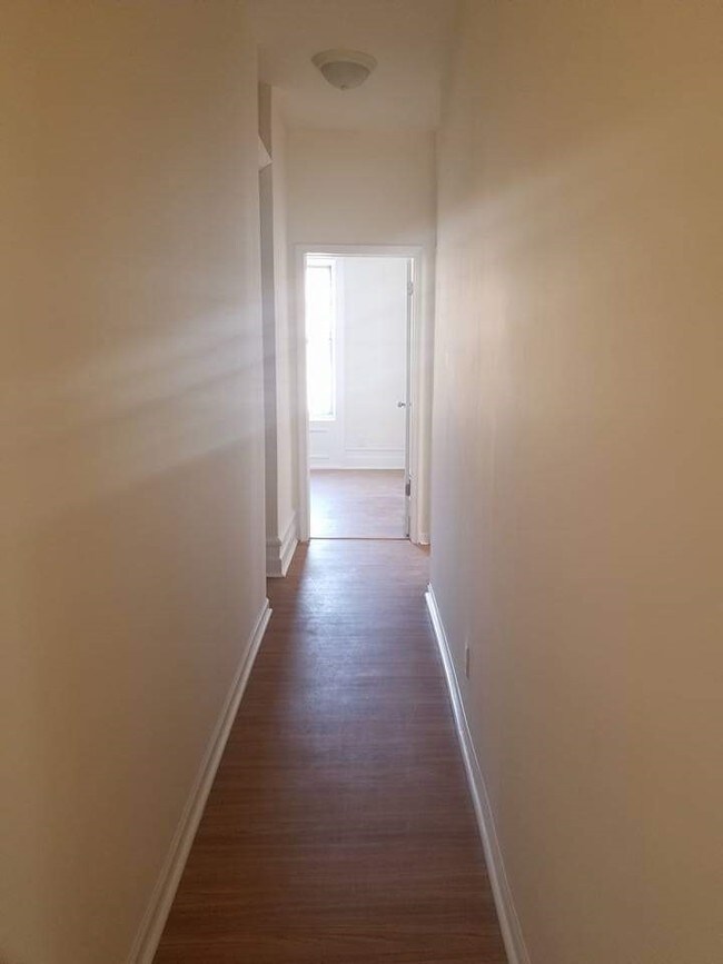 Foto del edificio - 239 Fulton Ave