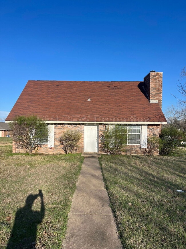 Building Photo - 1001 Weiss Ave