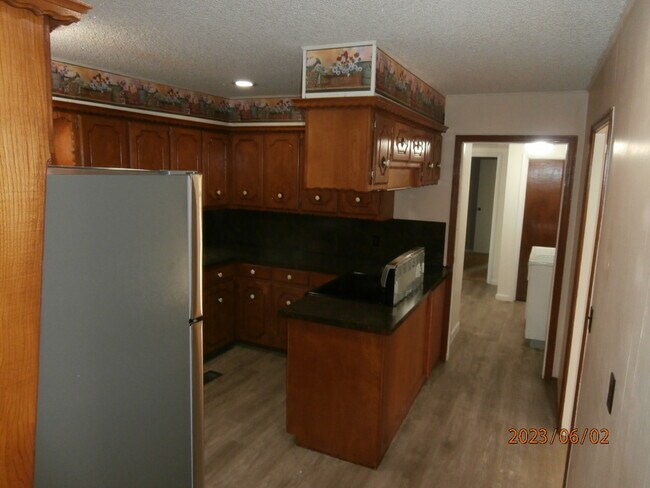 Building Photo - 324 S Caddo St