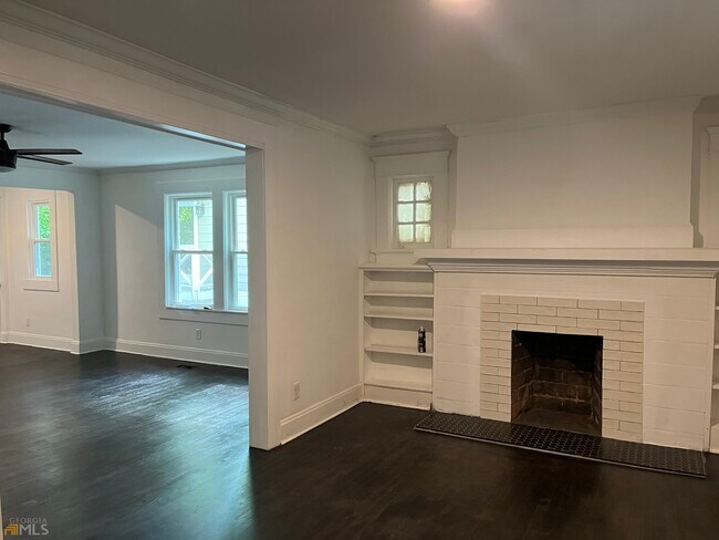 Building Photo - 673 Kennesaw Ave NE