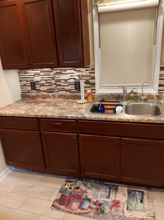 Foto del edificio - 2913 Shorewood Dr