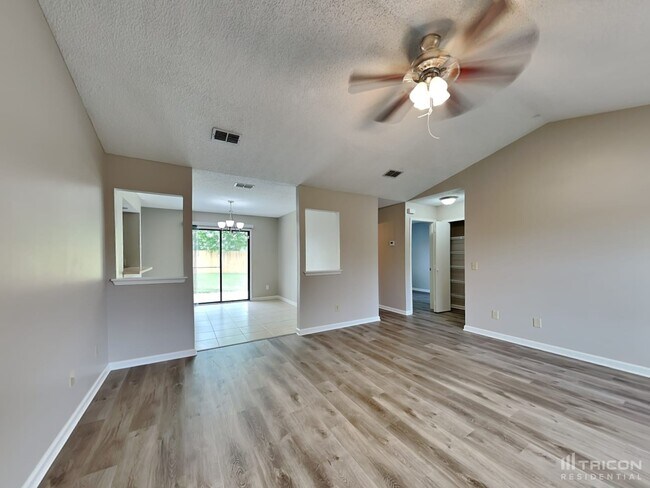 Foto del edificio - 3240 Avocet Ln