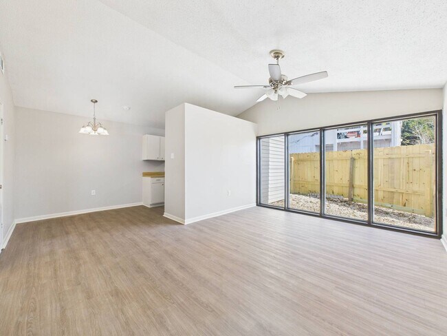 Foto del edificio - 203 Cougar Ridge