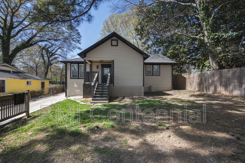 Photo - 562 Gary Rd NW