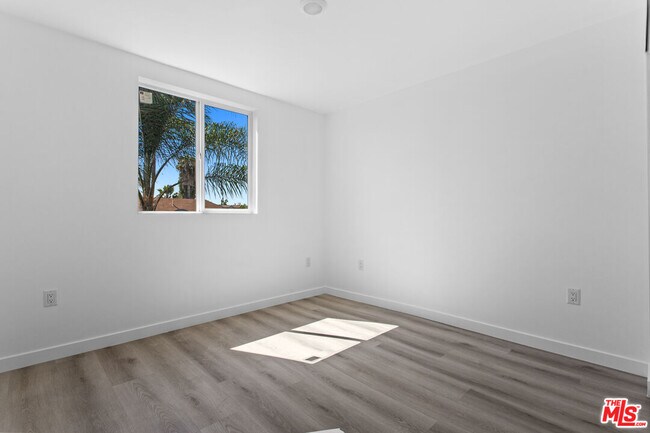 Foto del edificio - 442 E 118th St