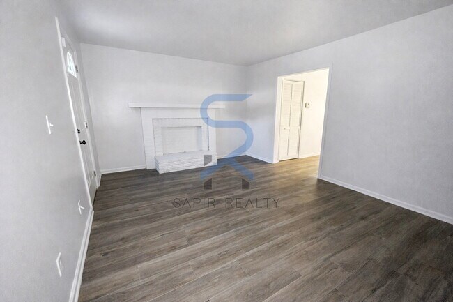 Foto del edificio - Charming 2BR/1.5BA All-Electric Home Next to Community Playground!