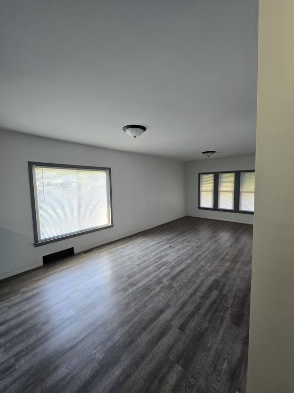 Building Photo - 592 S Harrington St