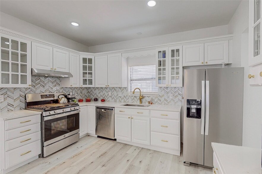 Foto principal - 829 Lake Bluff Dr