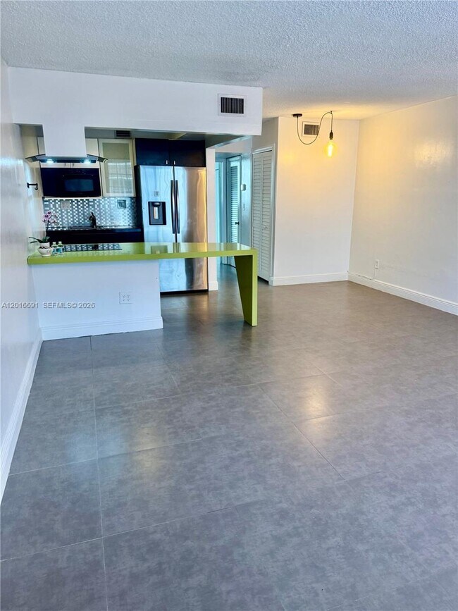 Foto del edificio - 1790 79th Street Causeway