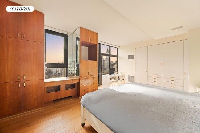 Building Photo - 100 United Nations Plaza