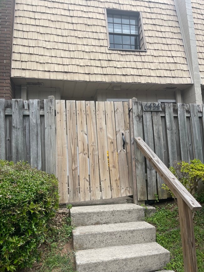 Building Photo - 6434 Woodstone Ter