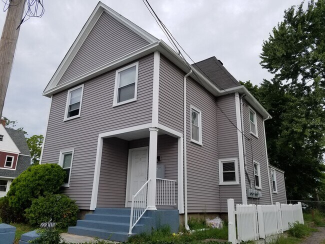 Foto del edificio - 113 Maple Ave