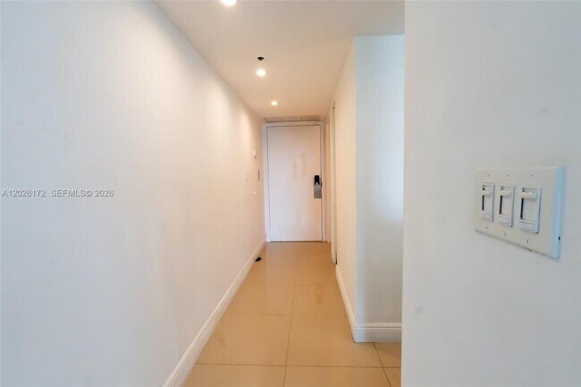 Foto del edificio - 1717 N Bayshore Dr