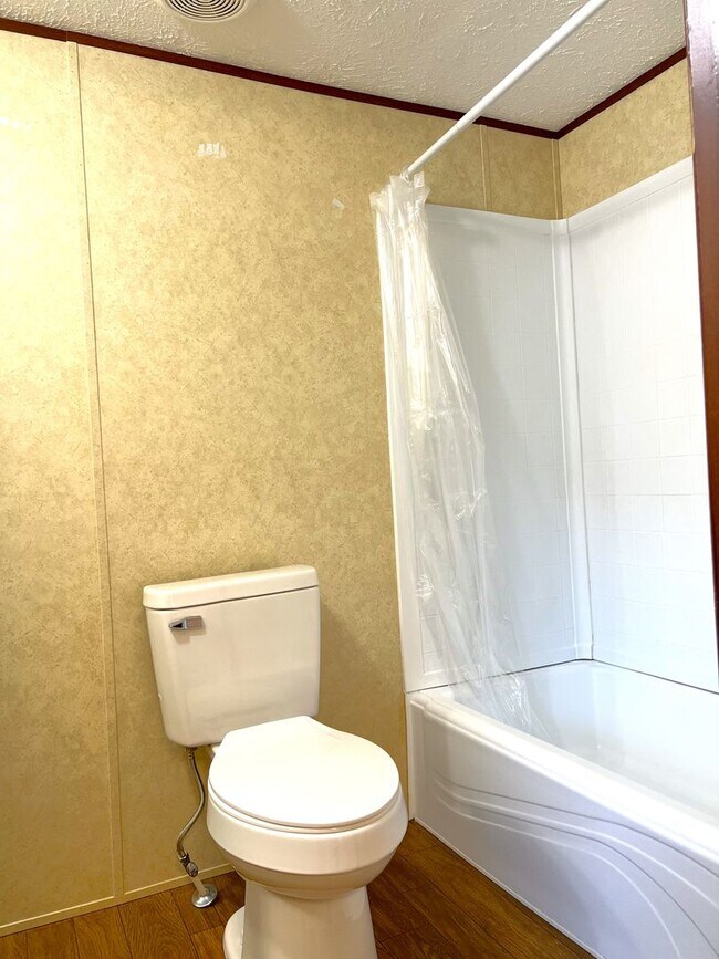 Foto del edificio - Louisville 37777 - 3 bedroom, 2 bath home ...