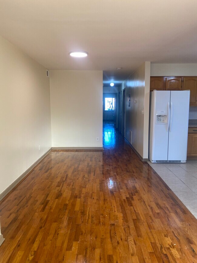 dinning room - 399 New St
