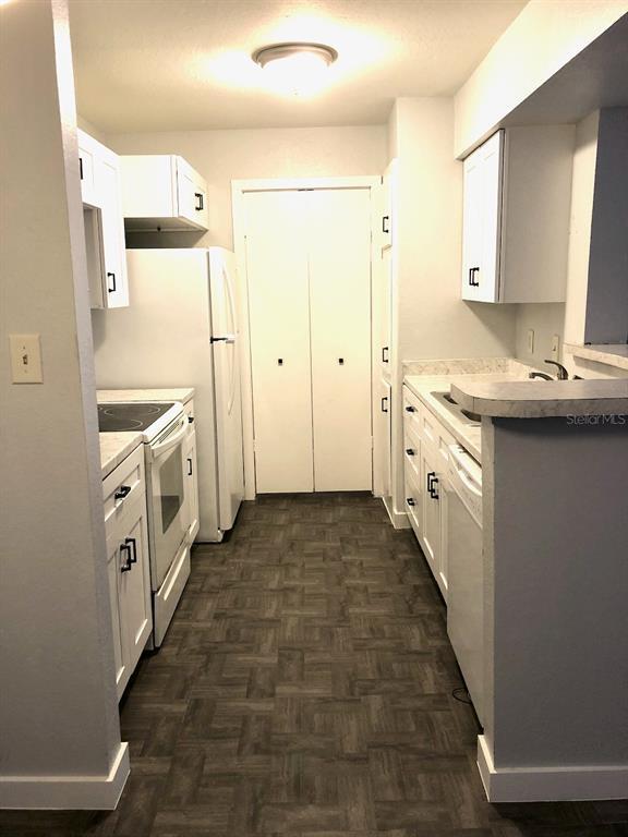 Foto del edificio - 5540 Devonbriar Way