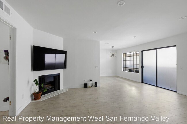 Foto del edificio - 2 br, 2 bath House - 21811 Saticoy St  #16