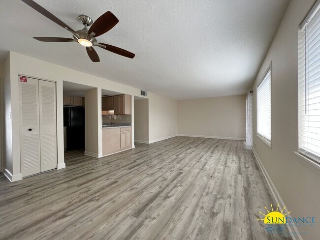 Foto del edificio - Beautiful 2 Bedroom Unit at Finisterra!