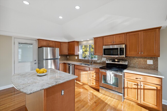Building Photo - 84 Vernier Rd
