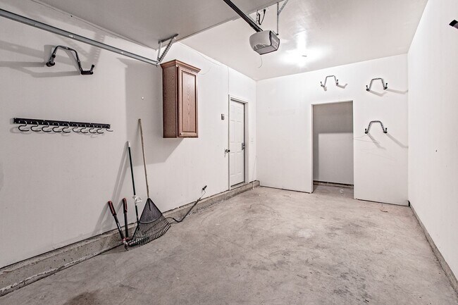 Foto del edificio - Middletown - 3 bedroom, 2.5 bath townhome