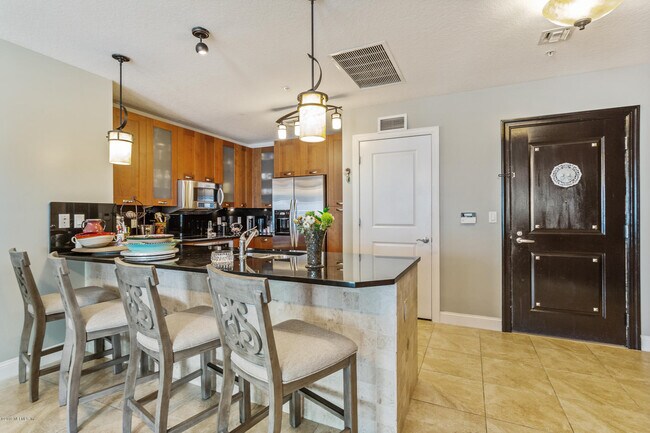 Foto del edificio - 1431 Riverplace Blvd
