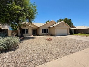 Building Photo - 4207 E Juanita Ave