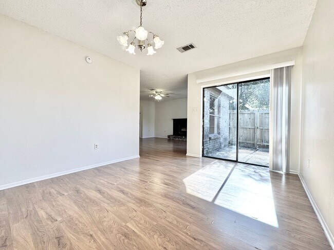 Foto del edificio - Stylish 2BR/1.5BA Condo in Baton Rouge – O...