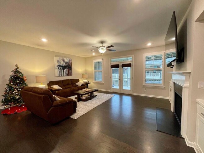 Sala de estar - 3975 Redwood Dr
