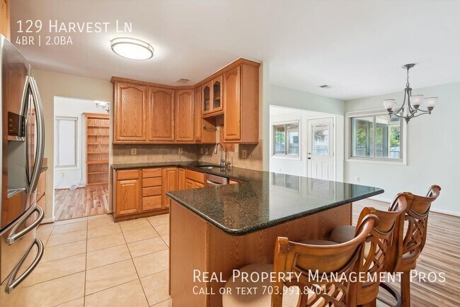 Foto del edificio - Beautifully Updated Single Family Home For...