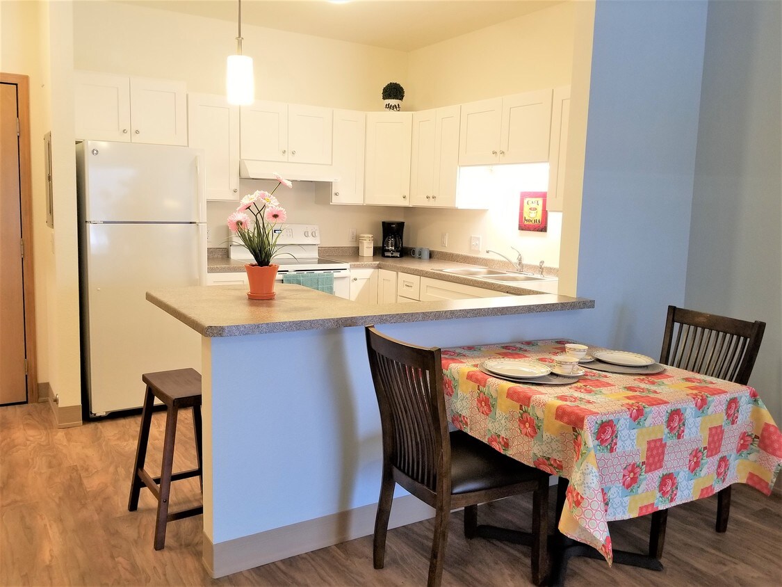 Kitchen - 7713 Big Bend Rd
