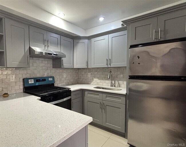 Foto del edificio - 132-29 Blossom Ave