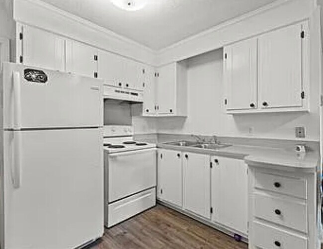 Foto del edificio - 1095 Cheyenne Ct