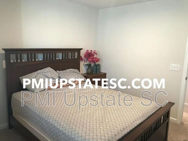 Foto del edificio - 615 Maplestead Farms Ct