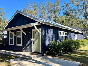 Building Photo - 532 S 13th Terrace