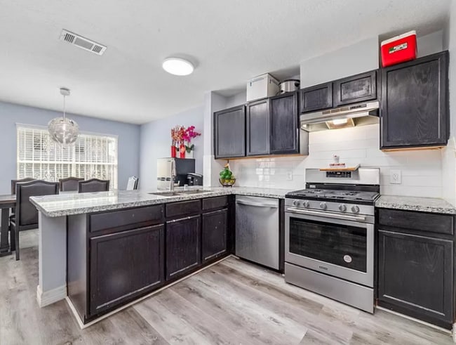 Photo - 10207 Revelstoke Dr House