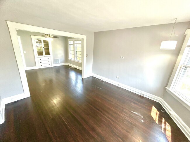 Building Photo - 57 Morehouse St