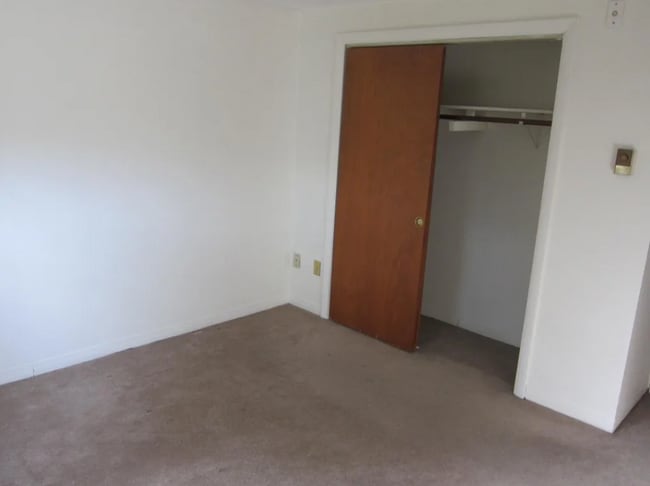 Building Photo - 33 Duck Cove Rd
