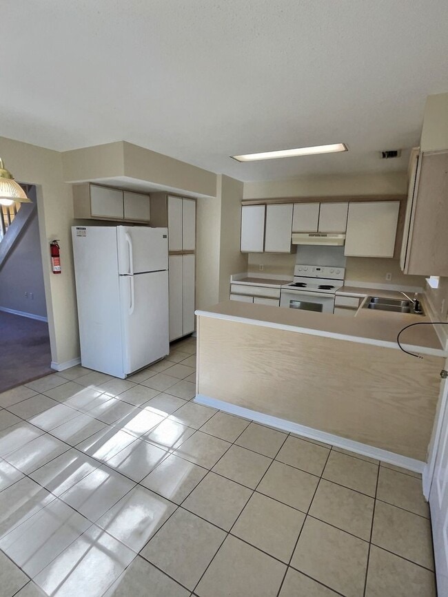 Foto del edificio - 8300-8304 Exchange St