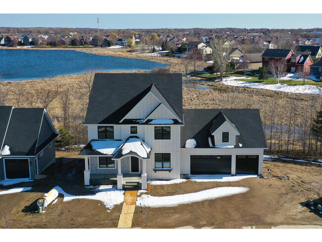 Foto del edificio - 11513 Lakewood Ct NE