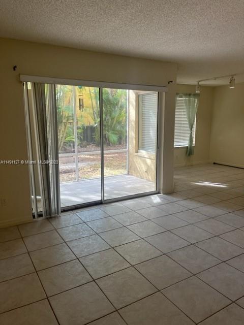 Building Photo - 1194 Coral Club Dr