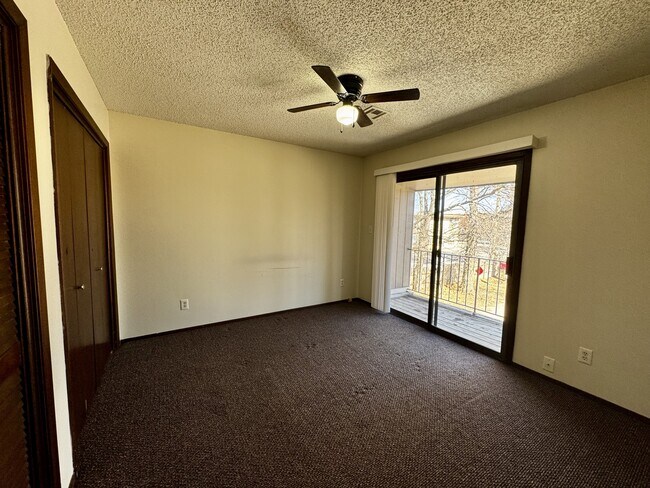 Foto del edificio - 1035 S Kansas Ave