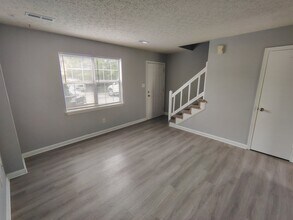 Building Photo - 16 Duiguid Dr