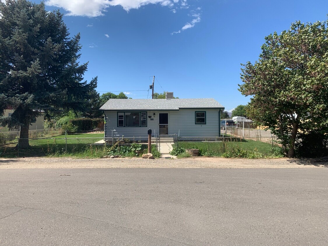 261 Village Ln, Grand Junction, CO 81503 House Rental in Grand